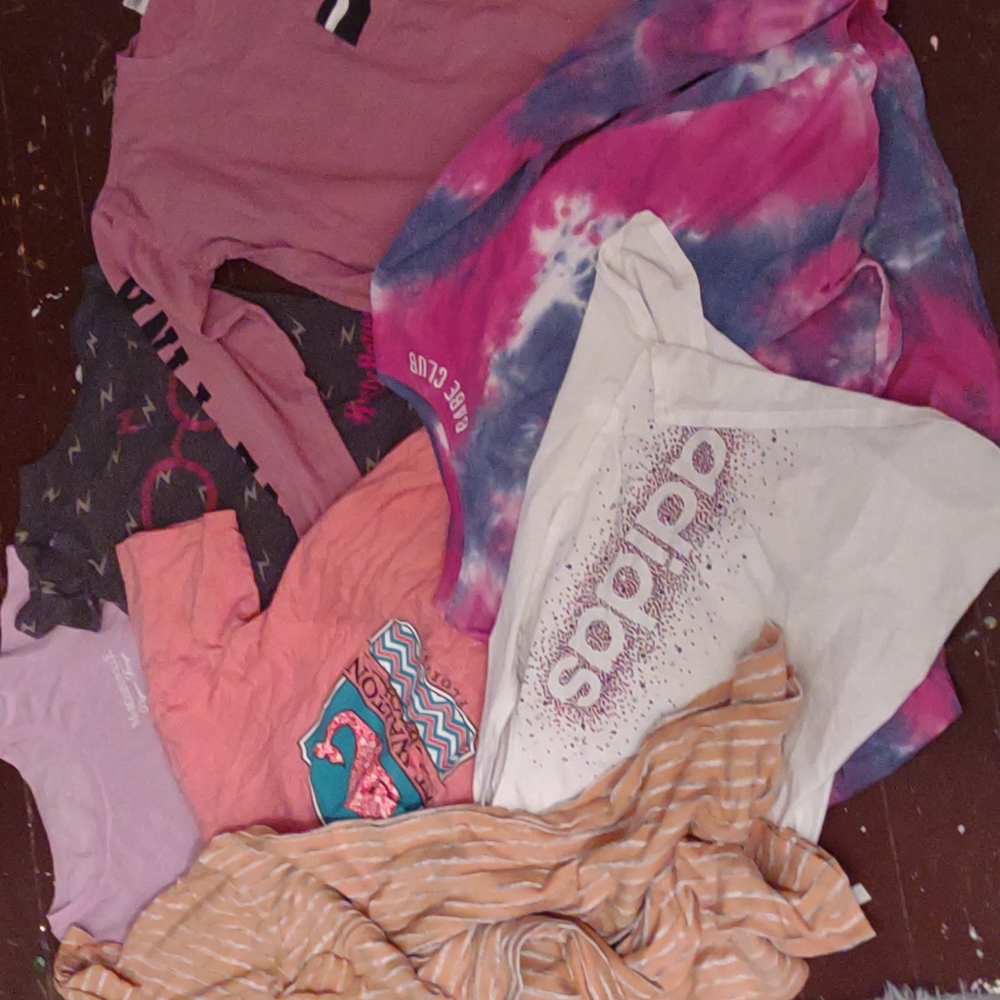 One rapper four t-shirts two long sleeves